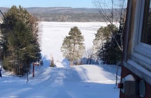 Deep River House | Huge vacation rental home /beaches in summer and ski retreat in the winter