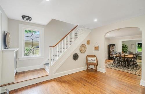 Huntington House | Huntington Village House 4BR Walk to everything