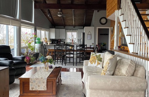 Ashfield-Colborne-Wawanosh Cottage | Huron Waterfront Cottage/16+ Guests/Hottub/Outdoor Shower/2 pets/private Beach.