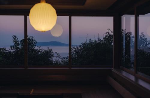 Yawatano House | HYAKKEI Hanare Nagi 伊豆 - 海と山を望む高台の一軒家