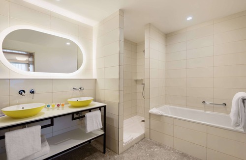 Roissy-en-France Hotel | Hyatt Place Paris Charles de Gaulle Airport