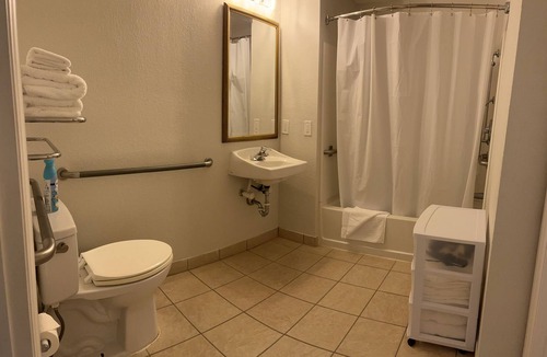 Florida Center Hotel | I-Drive Suites