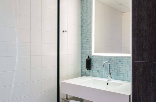 Montrouge Hotel | ibis Styles Paris Porte d’Orléans Hotel