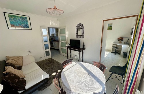 Saint-Mande Apartment | Ideal for visiting Paris,nright next to the Bois, pets welcome!