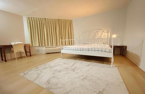 West Hill Hotel | Idlewood Inn