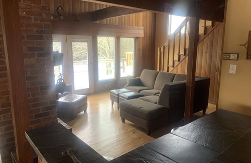 Flesherton Ski Chalet | Idyllic rustic chalet in the heart of the Beaver Valley.