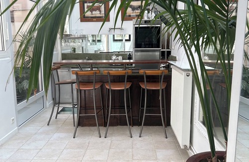 Saint-Victor Apartment | Ile Saint Louis : Best Paris Location, a Fabulous Place