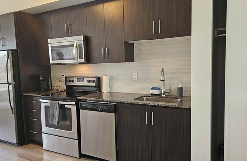 Earlscourt House | Immaculate 2 bedroom townhouse available in Toronto!