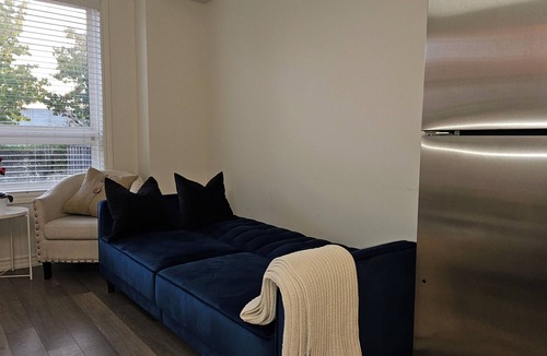 Earlscourt House | Immaculate 2 bedroom townhouse available in Toronto!