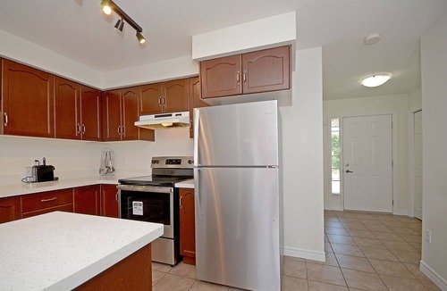 Guelph House | Immaculate townhouse in highly sought-after South-end of Guelph