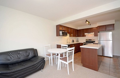 Guelph House | Immaculate townhouse in highly sought-after South-end of Guelph