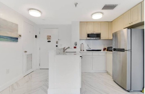 Southwest Orlando Apartment | In the middle of the fun CLOSE TO UNIVERSAL International drive 2 bedroom suite