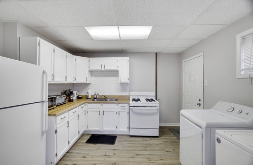 Wilkes-Barre Apartment | In Unit W&D Free Parking Fast Wifi 5 Min Downtown