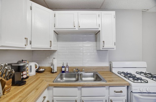 Wilkes-Barre Apartment | In Unit W&D Free Parking Fast Wifi 5 Min Downtown