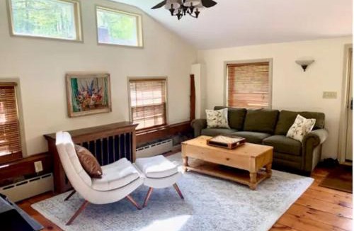 South Salem House | INCREDIBLE Northern Westchester Historic Hideaway