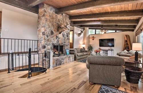 Indian Lake House | Indian Lake Retreat w/Wet Bar & Covered Deck