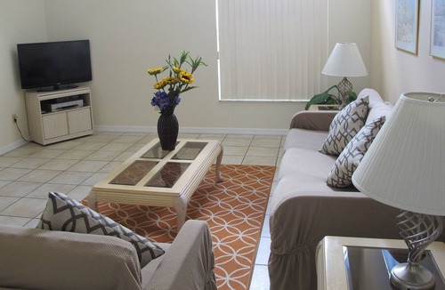 Indian Wells House | Indian Wells, 3 Bedrooms Pool Home few minutes from Disney
