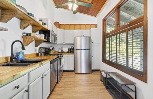 Jefferson Township Cabin | Indoor treehouse! Swivel fire pit & gas grill. Close to trails & attractions.