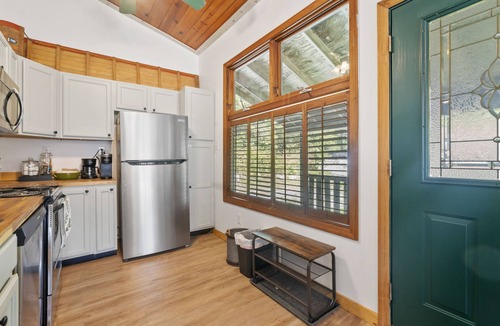 Jefferson Township Cabin | Indoor treehouse! Swivel fire pit & gas grill. Close to trails & attractions.