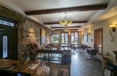 Kincardine Hotel | Inn at the Harbour