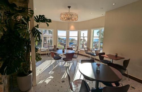 Kincardine Hotel | Inn at the Harbour