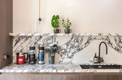 Faubourg-du-Roule House | Insta-Worthy Parisian 4BR Apt | Eiffel Tower Vibes