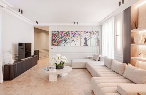 Faubourg-du-Roule House | Insta-Worthy Parisian 4BR Apt | Eiffel Tower Vibes