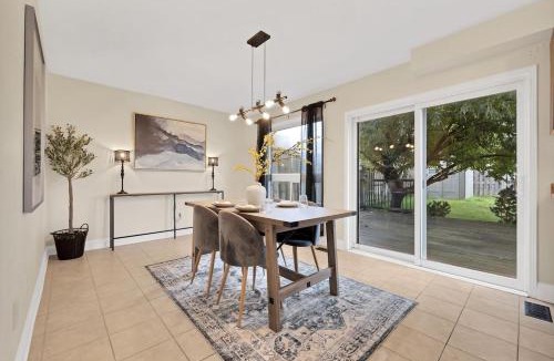 Cambridge House | Instaworthy Home - Relaxing Patio - Hot tub & BBQ
