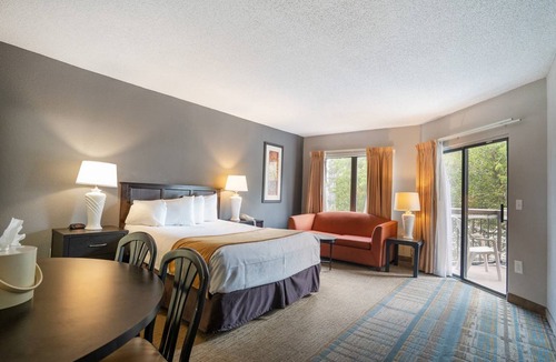 Florida Center Condo | International Drive - Studio Suite with Private Balcony