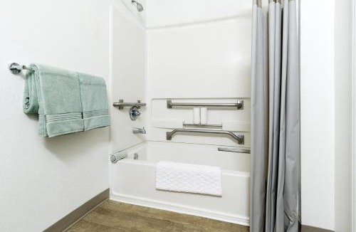Orlando Hotel | InTown Suites Extended Stay Orlando FL – Presidents Dr