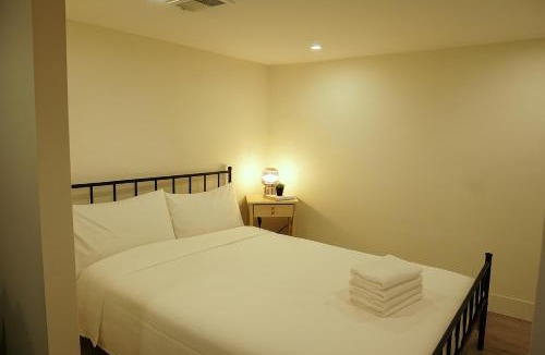 Ionview House | ION House - near shopping and Kennedy subway