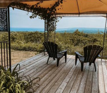 Meaford House | Irish Mountain Suites