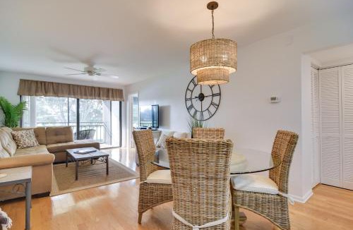 Casa del Mar Apartment | Isla Del Sol Condo about 2 Miles to St Pete Beach!