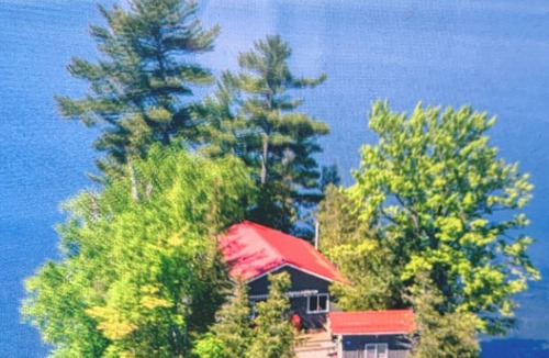 Sharbot Lake Cottage | ISLAND COTTAGE ON SHARBOT LAKE