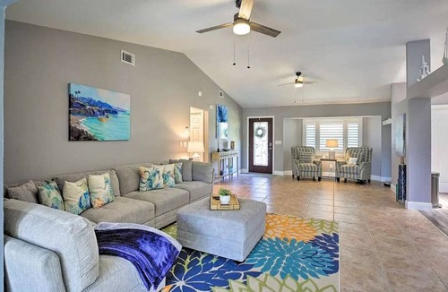 Kitchener House | Island vibes - Entire home 3bd/2bth - MUST SEA !