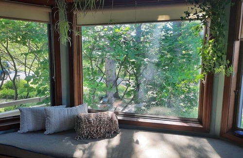 Interlaken Apartment | It's Here! A Restful Experience.FLX Wine Trails Garden Studio + Deck + BBQ