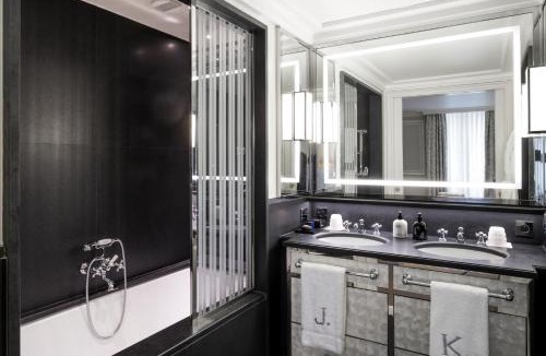 Quartier des Invalides Hotel | J.K. Place Paris