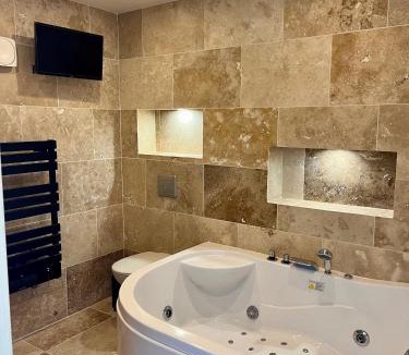 Livry-Gargan Apartment | Jaccuzzi F2 Prés du canal