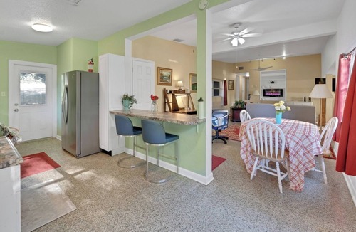 Fairvilla House | Jacuzzi Retreat Family Stay Orlando