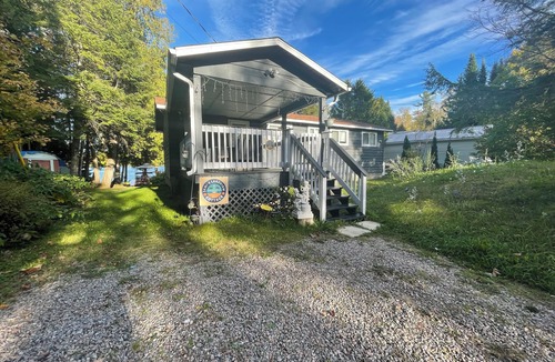 Highlands East House | Jani's Lakeview Cottage, Jani's Lakeview Cottage 12-20 Guest