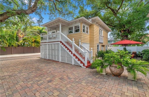 Historic Old Northeast Apartment | Jannus Suite at ONE Inn: King Bed, Kitchenette, Near Downtown & Vinoy Park