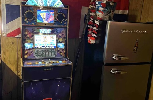 Collingwood House | JJ’s collingwood bar & games house.