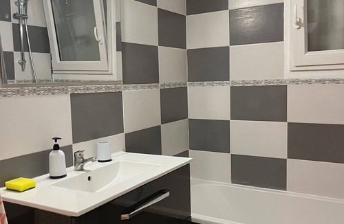 Asnieres-sur-Seine Apartment | Joli Appartement , Proche de Paris, Idéal Pour les Familles