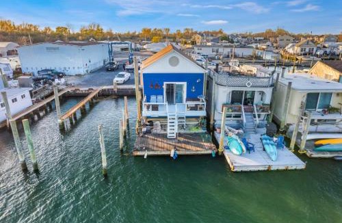 Seaford House | Jones Beach Houseboat