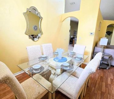 Orange Tree House | Joyful and Bright 4 Bedroom 3 Bathroom Pool Home
