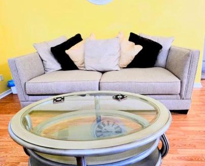Orange Tree House | Joyful and Bright 4 Bedroom 3 Bathroom Pool Home