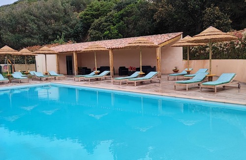 Sartene Apartment | Just a stone's throw from the beach! 4-person studio, pool, sea-view terrace.