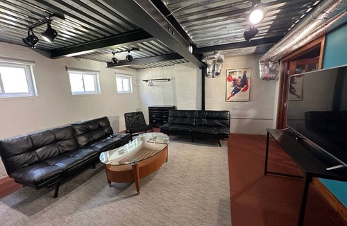 Long Beach Apartment | Just blocks to the beach with loft vibe-2 beach passes included with your stay