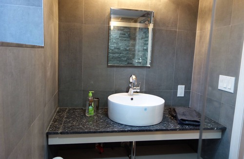 Long Beach Apartment | Just blocks to the beach with loft vibe-2 beach passes included with your stay