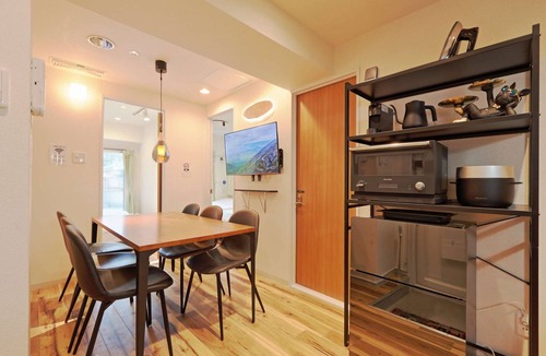 Okubo Apartment | Just off the main street of Tokyo’s Korean Town with a lively atmosphere